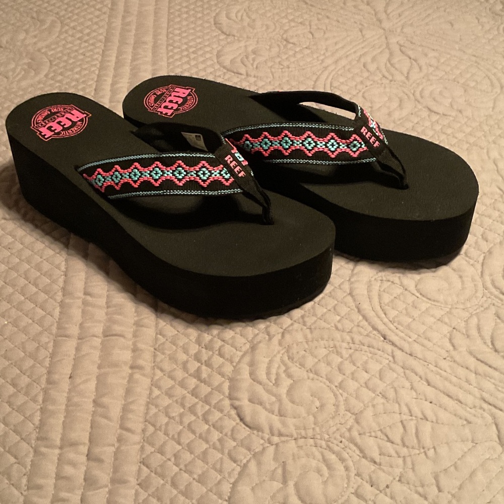 Reef Women's Black and Pink Platform Sandals